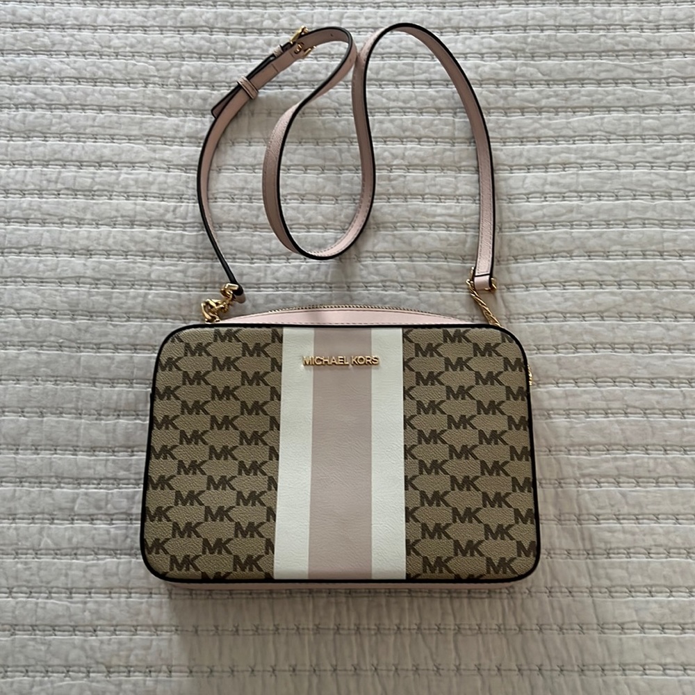 🌸Michael Kors jet set crossbody